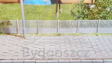 Płot betonowy niski skala H0 skala 1:87 7 segmentów do złożenia. Płot betonowy niski skala H0 skala 1:87 7 segmentów do złożenia.