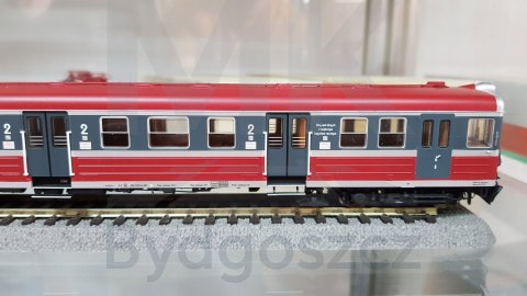Elektryczny zespół trakcyjny EN57 H0 PIKO 51457 SOUND Elektryczny zespół trakcyjny EN57 H0 PIKO 51457 SOUND