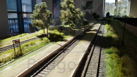 Tor elastyczny F4 z podkładem drewnianym Roco Line H0 42400 Tor elastyczny F4 z podkładem drewnianym Roco Line H0 42400