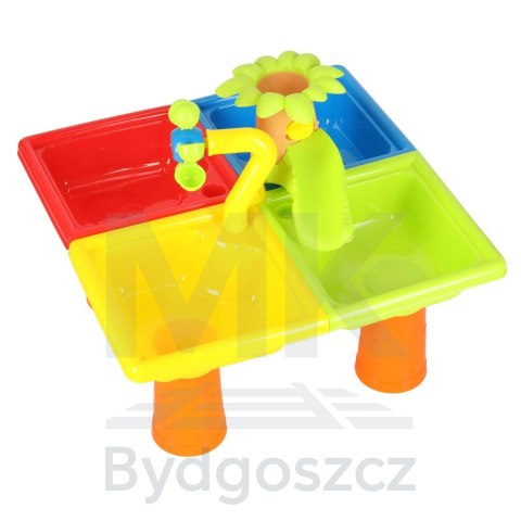 Stolik wodny cztery części piaskownica łopatki konewka stołek Stolik wodny cztery części piaskownica łopatki konewka stołek