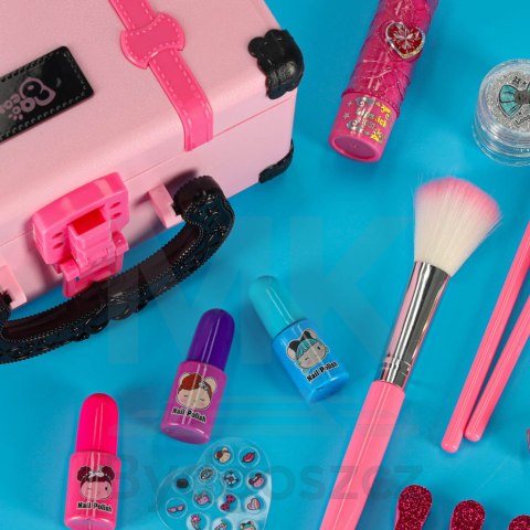 Kuferek zestaw kosmetyków do makijażu i paznokci makeup kosmetyki cienie lakiery walizka Kuferek zestaw kosmetyków do makijażu i paznokci makeup kosmetyki cienie lakiery walizka