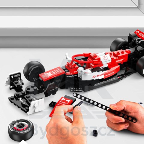 Samochód Rastar 92300 Alfa Romeo F1 C42 1:24 klocki 340el. Samochód Rastar 92300 Alfa Romeo F1 C42 1:24 klocki 340el.